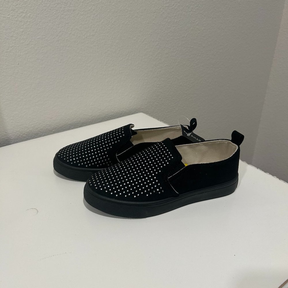 Tahari shoes